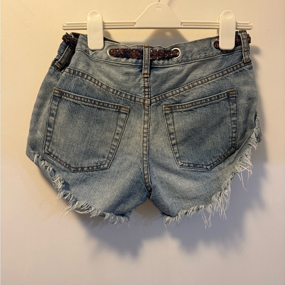 Free People We The Free Blue Denim Shorts with Ribbon Detail, Size 26 - Picture 4 of 6